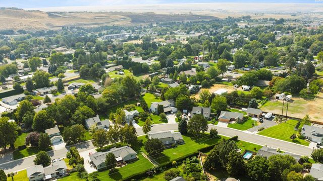 6730 W 9th Ave, Kennewick, WA 99336