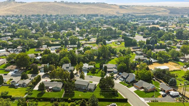 6730 W 9th Ave, Kennewick, WA 99336