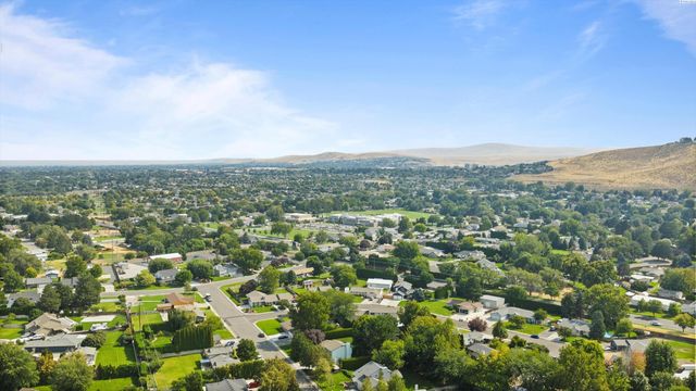 6730 W 9th Ave, Kennewick, WA 99336