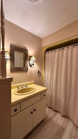 207 N Illinois Avenue, West Frankfort, IL 62896