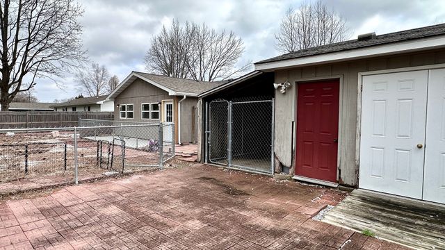 207 N Illinois Avenue, West Frankfort, IL 62896