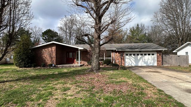 207 N Illinois Avenue, West Frankfort, IL 62896