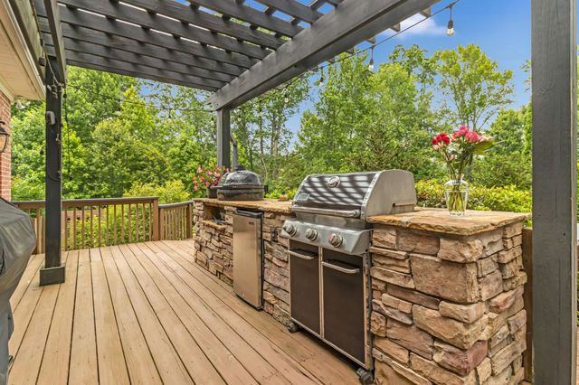 146 Coal Creek Drive, Boiling Springs, SC 29316