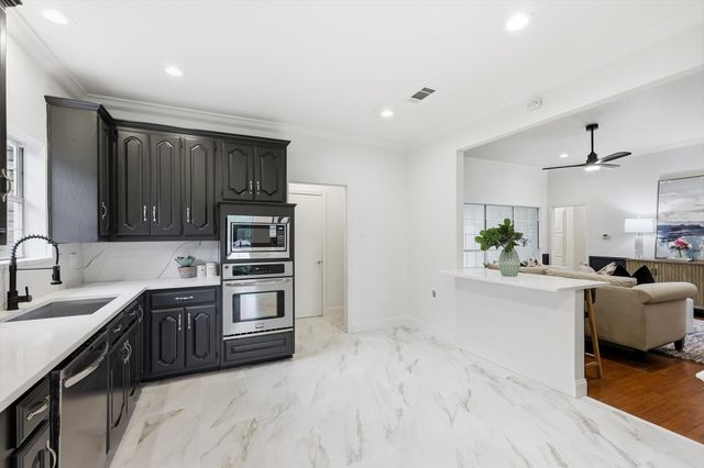 9017 Laredo Drive, Irving, TX 75063