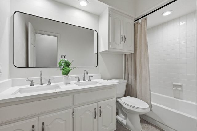 9017 Laredo Drive, Irving, TX 75063