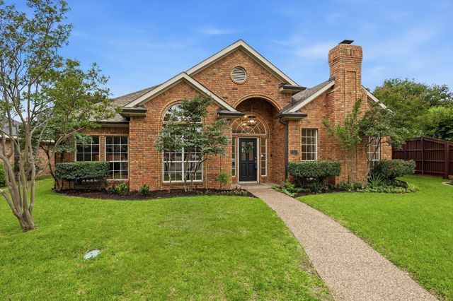 9017 Laredo Drive, Irving, TX 75063