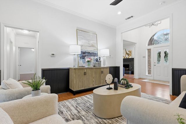 9017 Laredo Drive, Irving, TX 75063