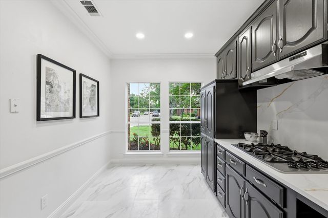 9017 Laredo Drive, Irving, TX 75063