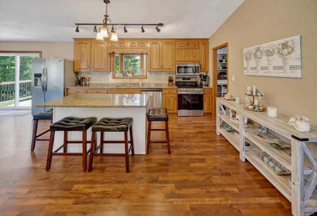 7137 Soppe Farms Road, Waterloo, IA 50702