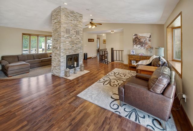 7137 Soppe Farms Road, Waterloo, IA 50702