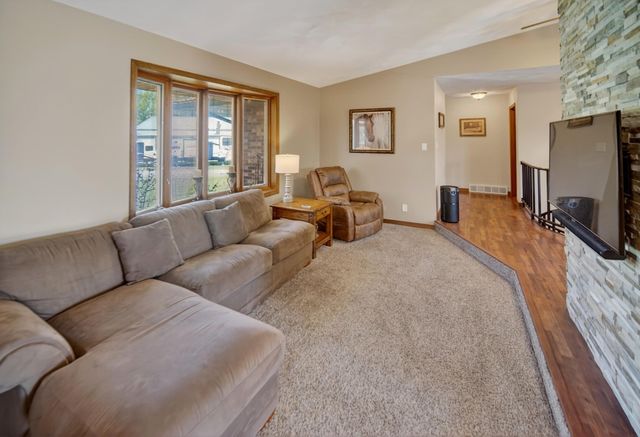 7137 Soppe Farms Road, Waterloo, IA 50702