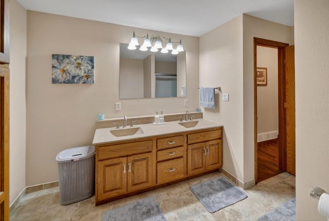 7137 Soppe Farms Road, Waterloo, IA 50702