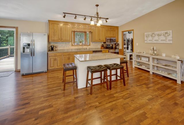 7137 Soppe Farms Road, Waterloo, IA 50702