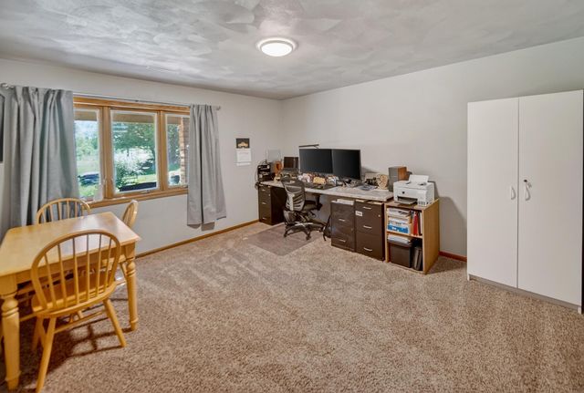 7137 Soppe Farms Road, Waterloo, IA 50702