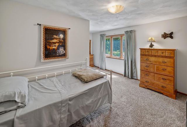 7137 Soppe Farms Road, Waterloo, IA 50702