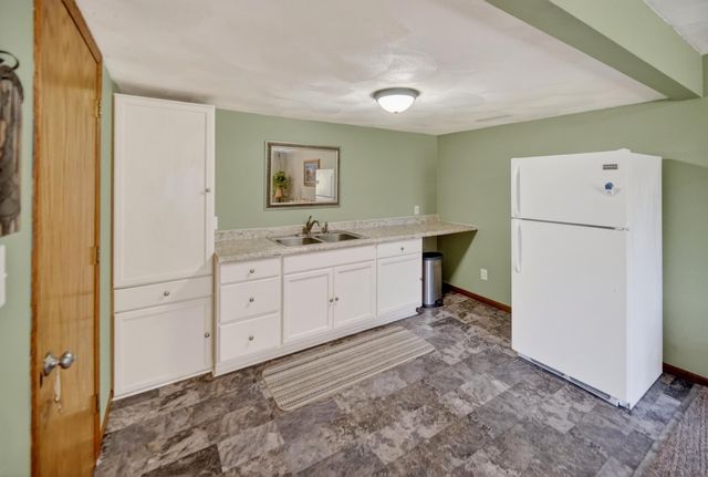 7137 Soppe Farms Road, Waterloo, IA 50702