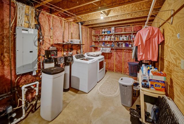 7137 Soppe Farms Road, Waterloo, IA 50702