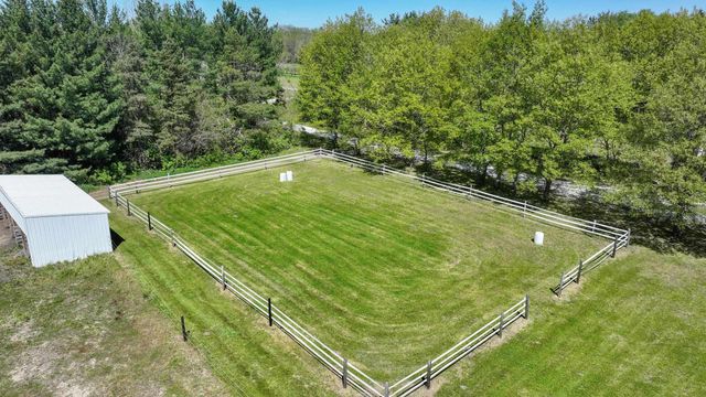 7137 Soppe Farms Road, Waterloo, IA 50702