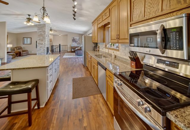 7137 Soppe Farms Road, Waterloo, IA 50702