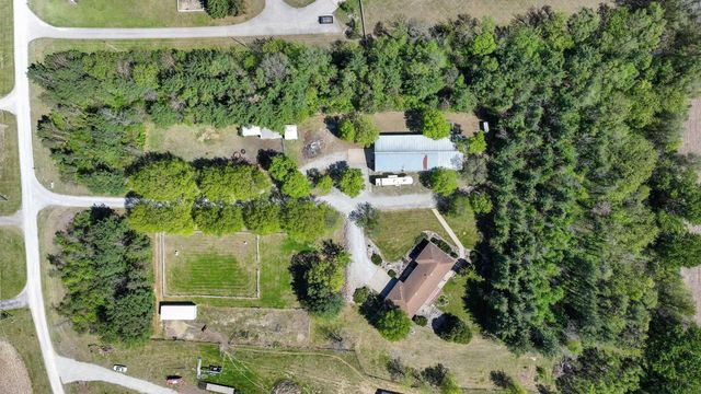 7137 Soppe Farms Road, Waterloo, IA 50702