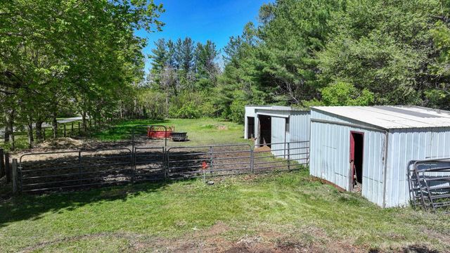 7137 Soppe Farms Road, Waterloo, IA 50702