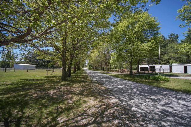 7137 Soppe Farms Road, Waterloo, IA 50702