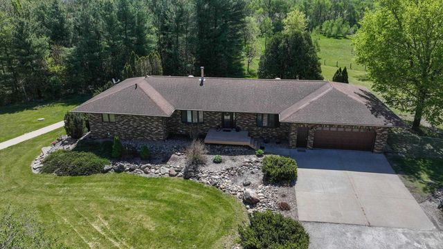 7137 Soppe Farms Road, Waterloo, IA 50702