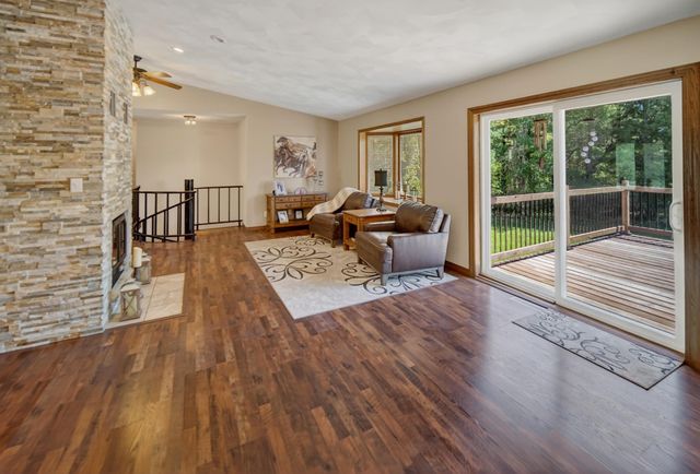 7137 Soppe Farms Road, Waterloo, IA 50702