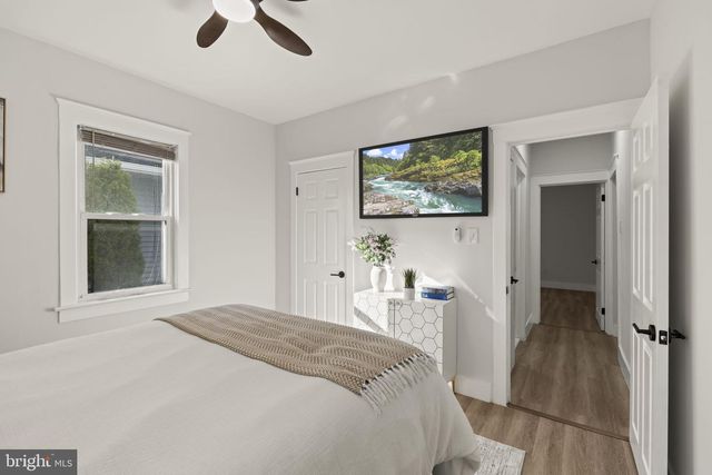 825 LYNDALE AVE, Trenton, NJ 08629