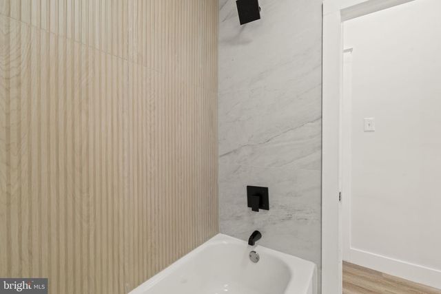 825 LYNDALE AVE, Trenton, NJ 08629