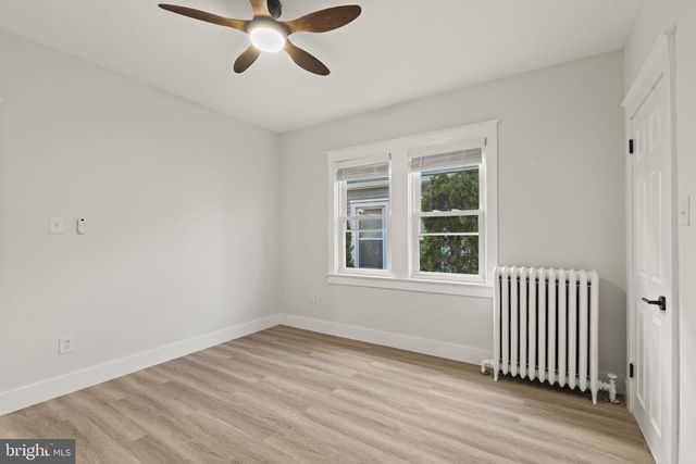 825 LYNDALE AVE, Trenton, NJ 08629