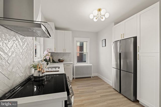 825 LYNDALE AVE, Trenton, NJ 08629