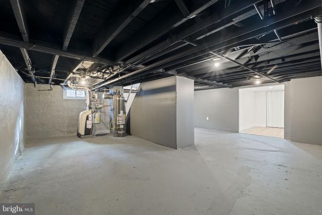 825 LYNDALE AVE, Trenton, NJ 08629