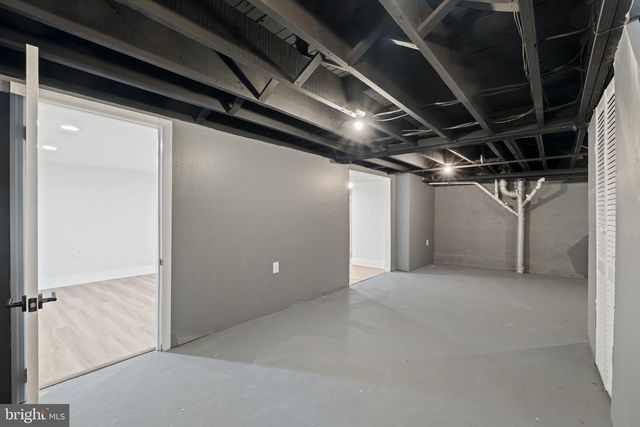 825 LYNDALE AVE, Trenton, NJ 08629