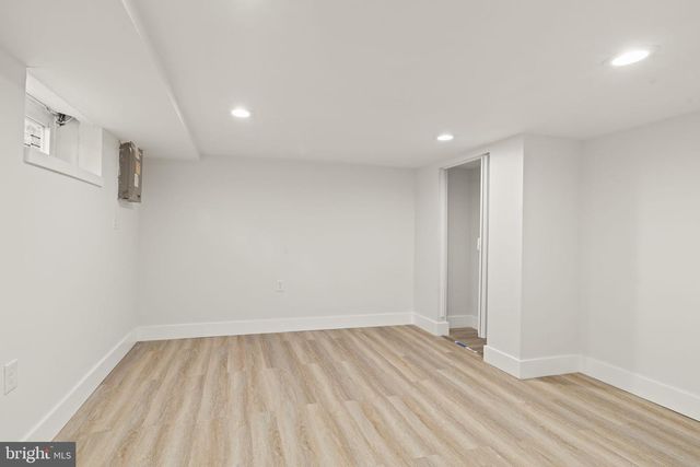 825 LYNDALE AVE, Trenton, NJ 08629