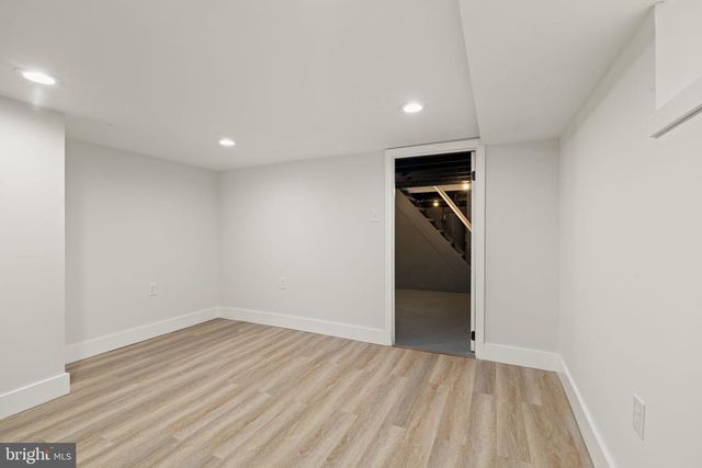 825 LYNDALE AVE, Trenton, NJ 08629