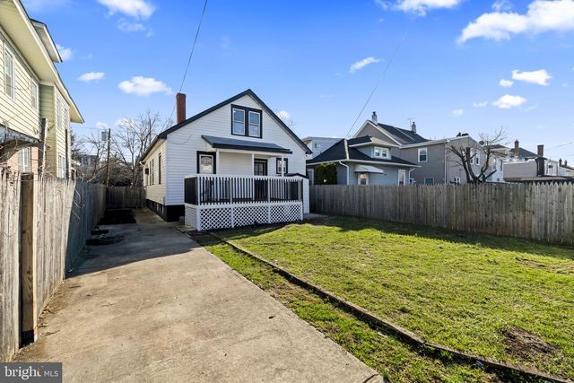 825 LYNDALE AVE, Trenton, NJ 08629