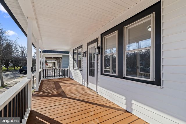 825 LYNDALE AVE, Trenton, NJ 08629