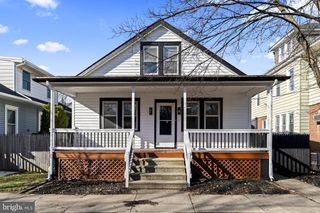 825 LYNDALE AVE, Trenton, NJ 08629