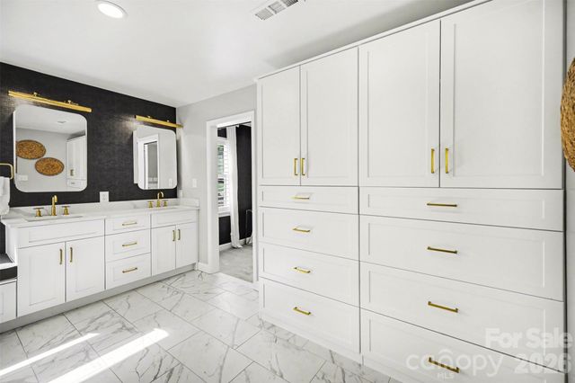 6008 Alexa Road, Charlotte, NC 28277