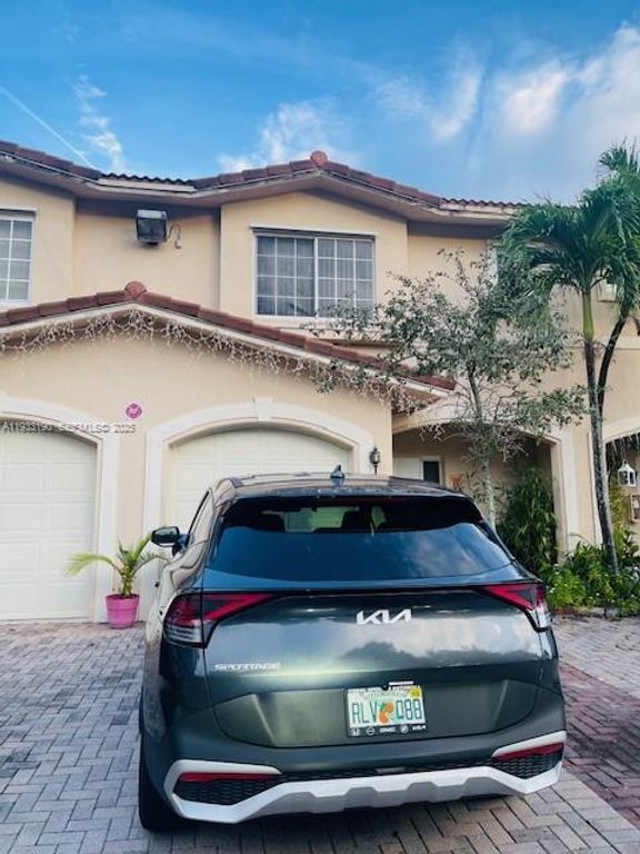 Image 1 of property listing at 4403 NW 115th Ave, Coral Springs, FL 33065