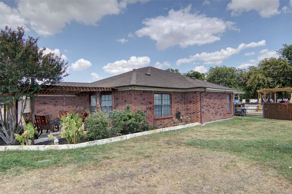 7200 Gillis Johnson Street, Fort Worth, TX 76179 — photo 2