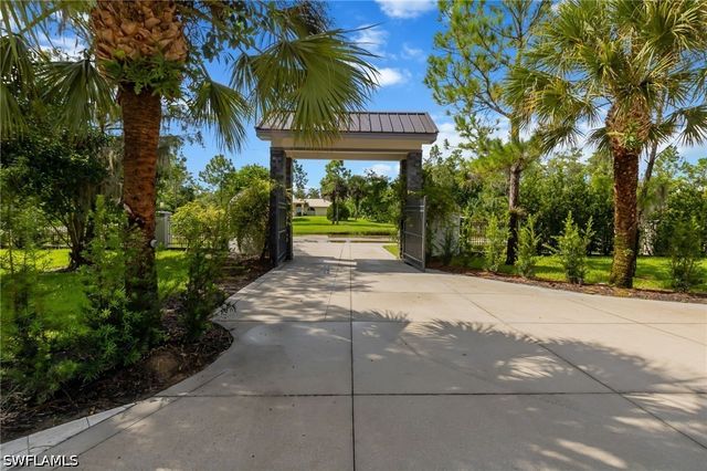 3585 33rd AVE NE, Naples, FL 34120