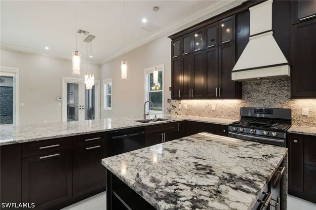3585 33rd AVE NE, Naples, FL 34120