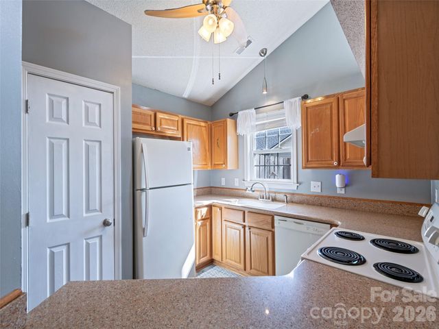 922 Woodhill Drive, Fletcher, NC 28732