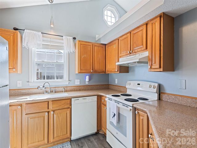 922 Woodhill Drive, Fletcher, NC 28732