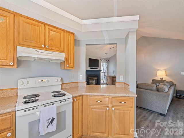 922 Woodhill Drive, Fletcher, NC 28732