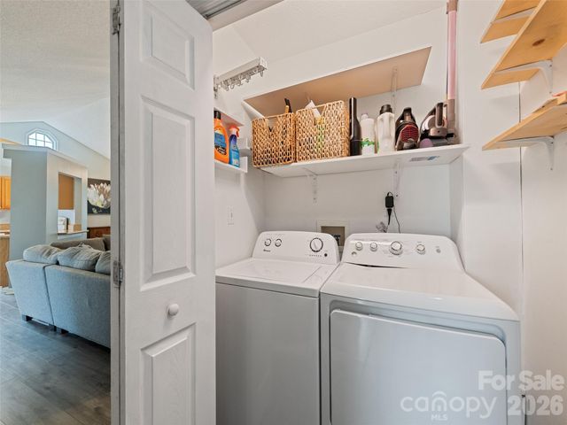 922 Woodhill Drive, Fletcher, NC 28732