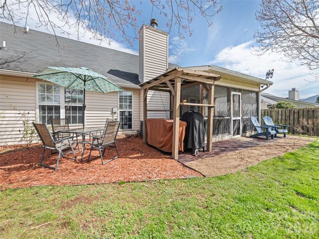 922 Woodhill Drive, Fletcher, NC 28732