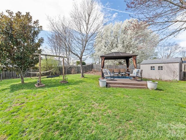 922 Woodhill Drive, Fletcher, NC 28732